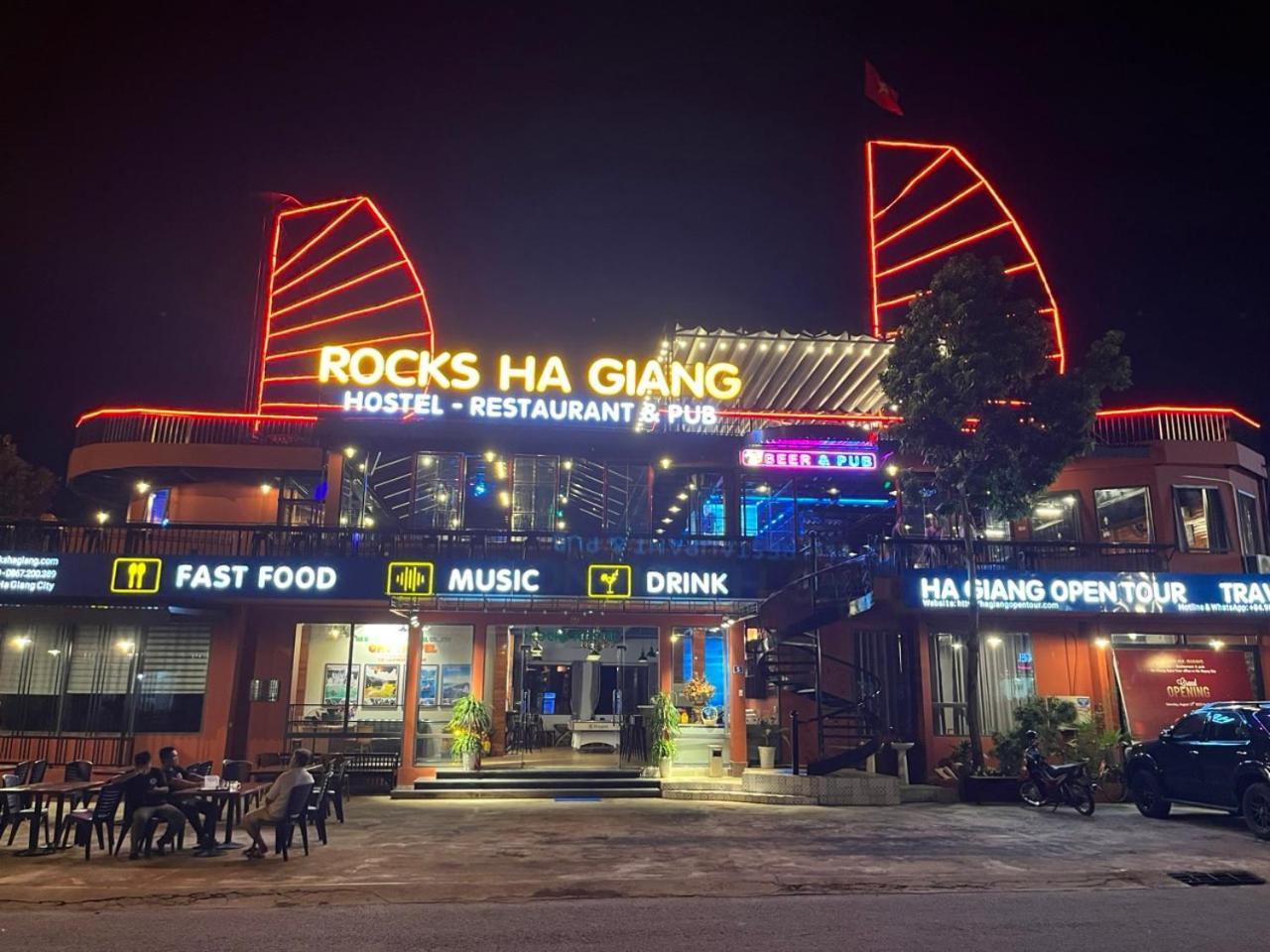 Rocks Ha Giang Hostel & Tour Extérieur photo