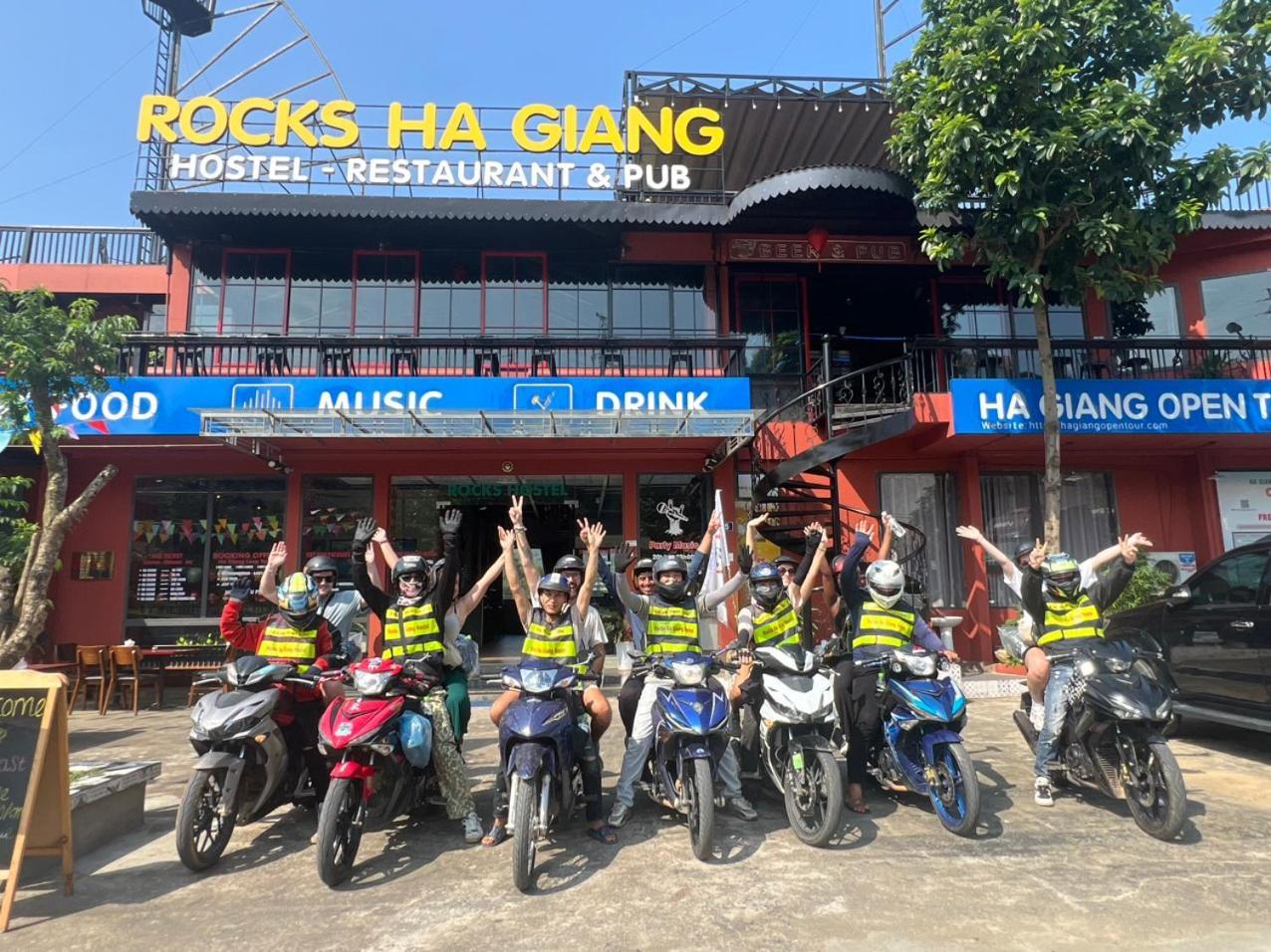 Rocks Ha Giang Hostel & Tour Extérieur photo